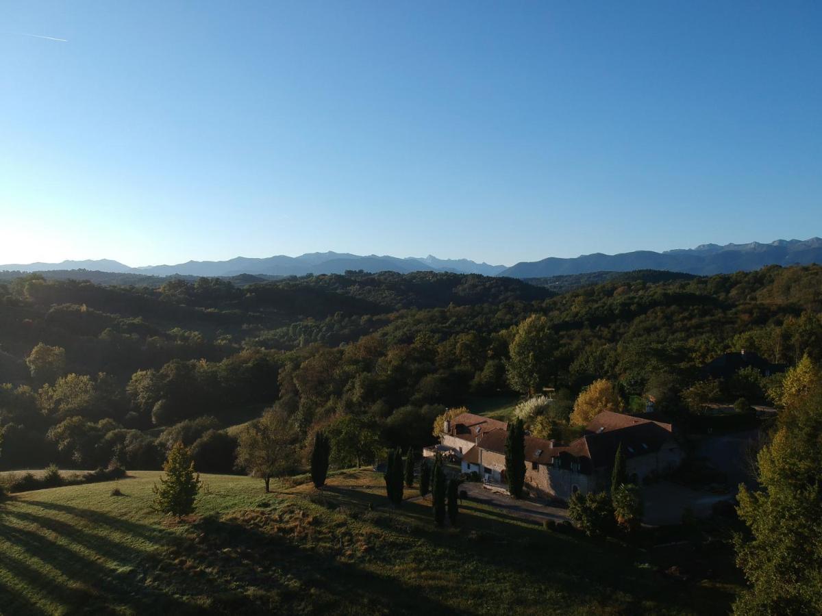 Chambres D'Hotes Secret Pyrenees Lasseube Exterior photo